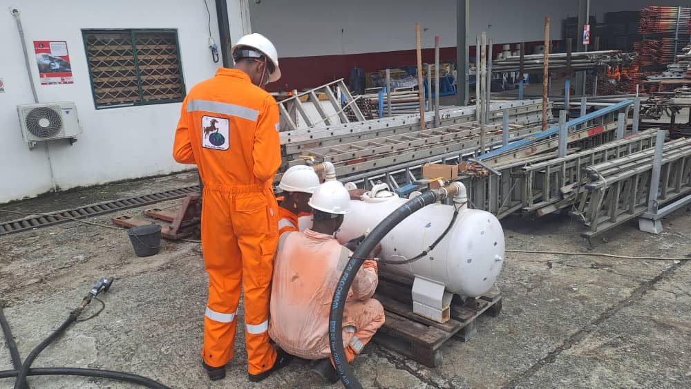 Stalion-Primi technicians testing a pressure vessel